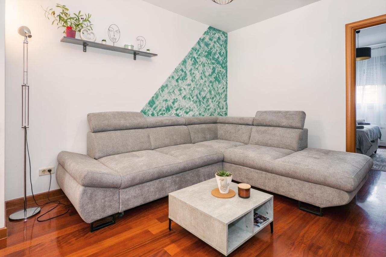 Airy 2-Br Apt W/ Open Layout & Modern Design Apartment Split Exterior photo