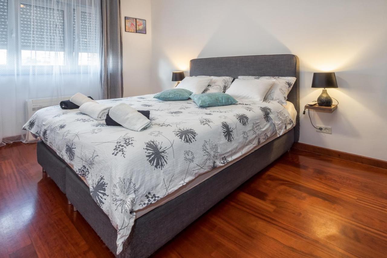 Airy 2-Br Apt W/ Open Layout & Modern Design Apartment Split Exterior photo