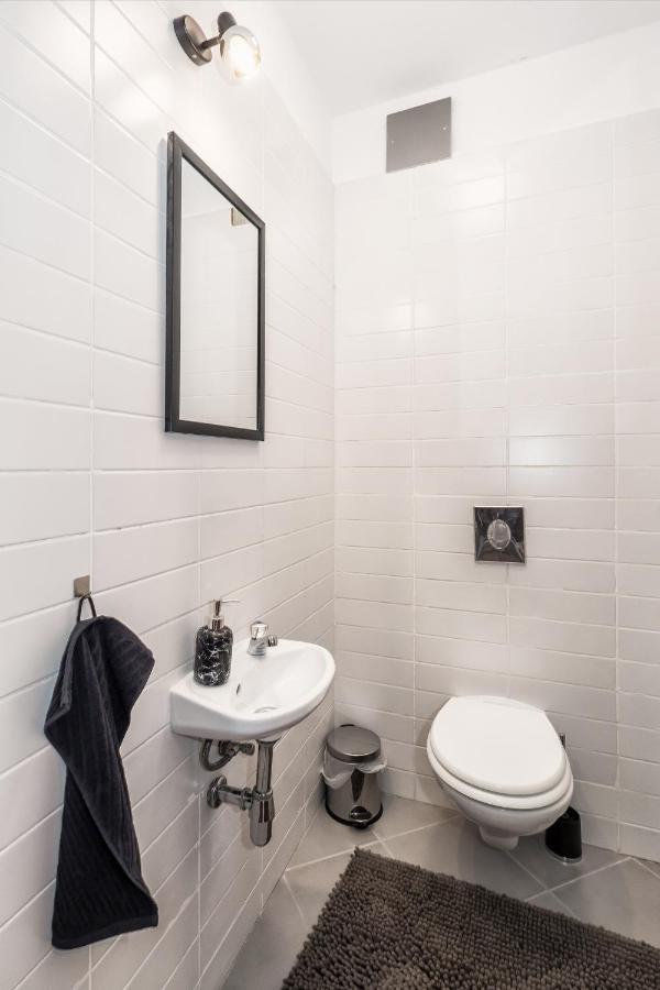 Airy 2-Br Apt W/ Open Layout & Modern Design Apartment Split Exterior photo