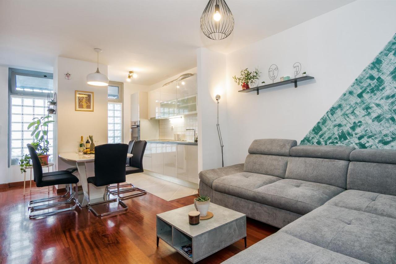 Airy 2-Br Apt W/ Open Layout & Modern Design Apartment Split Exterior photo