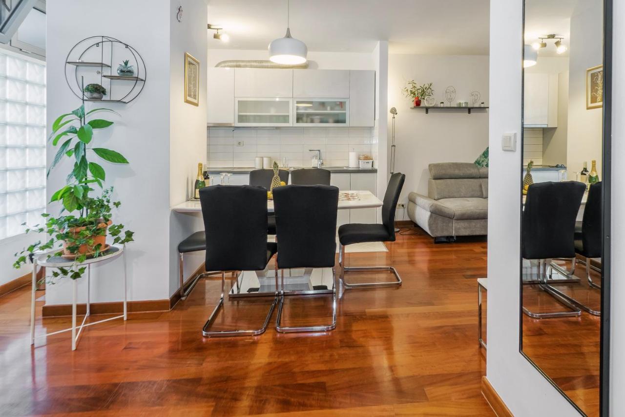 Airy 2-Br Apt W/ Open Layout & Modern Design Apartment Split Exterior photo