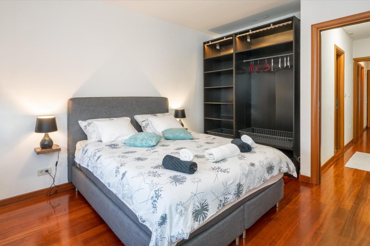 Airy 2-Br Apt W/ Open Layout & Modern Design Apartment Split Exterior photo